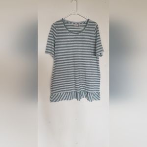 Logo by Lori Goldstein top L